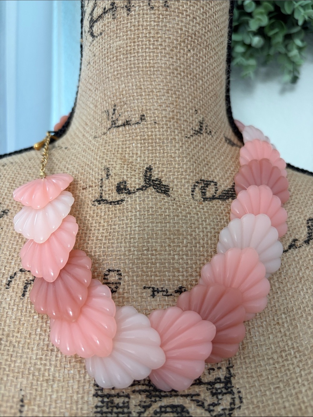 Avon Ombre Pink Layered Lucite Shell Petal Necklace unsigned